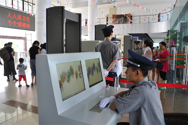 長途汽車站安檢機(jī)守護(hù)每一位旅客安全